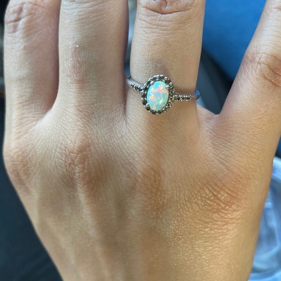 Kay Jewelers Opal Sterling Silver Ring - Size 7 - Picture 2 of 2